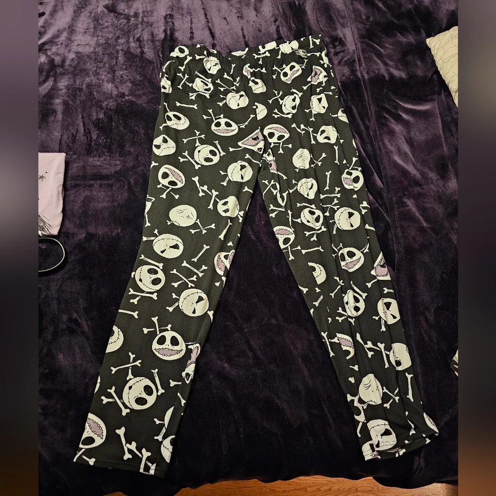 Disney's Nightmare Before Christmas Pajama Set size L Used Excellent condition